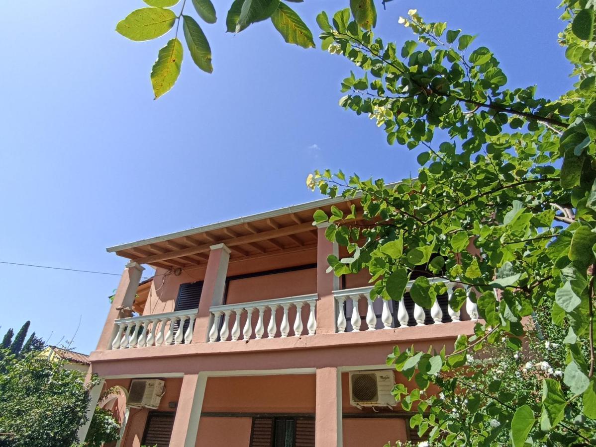 Iren Holiday Apartment Ipsos Exterior photo